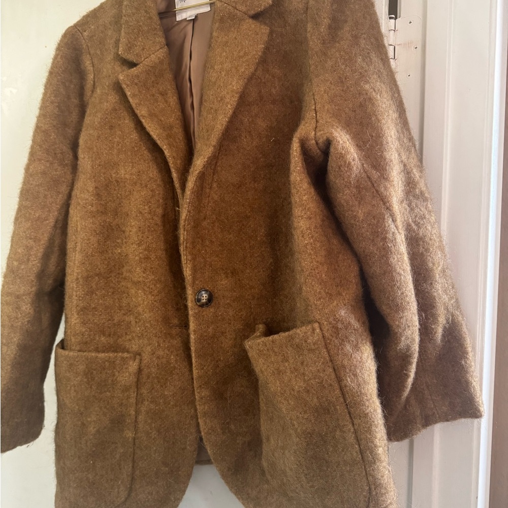 Cutest wool camel made well blazer - Picture 2 of 5